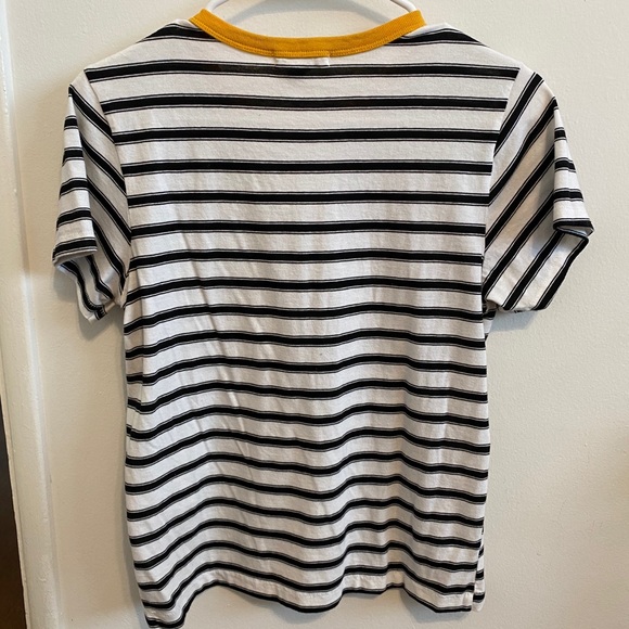 Billabong tshirt - Picture 2 of 4